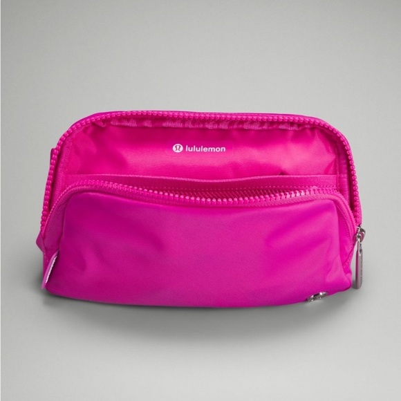 NWT Lululemon limited edition sonic pink belt bag - Picture 2 of 9